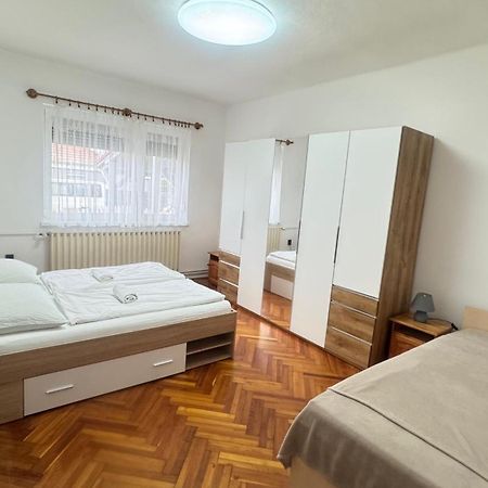 Pingvin Cukrászda Apartman Balatonmáriafürdő Esterno foto