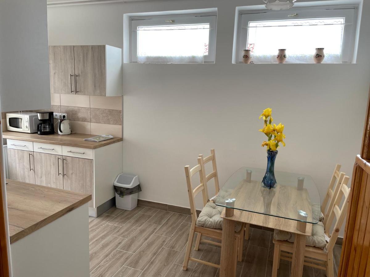 Pingvin Cukrászda Apartman Balatonmáriafürdő Esterno foto